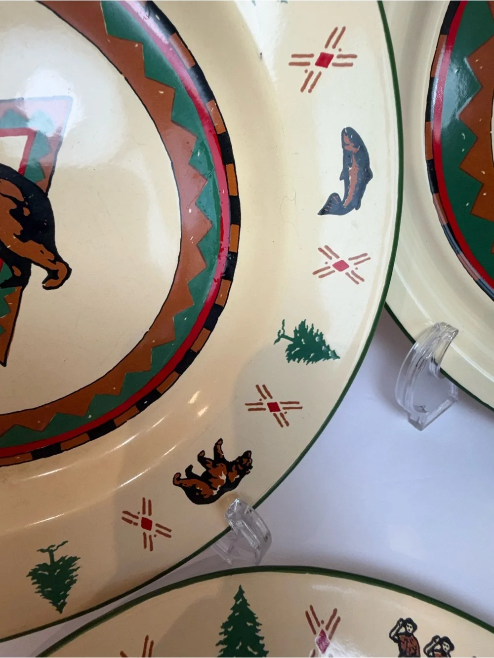 Set of 5 Lodge Enamel Midwest of Cannon Falls Plates - 4 Dinner Plates, 1 Serve